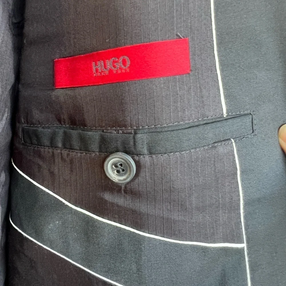 Black Hugo Boss Super 120